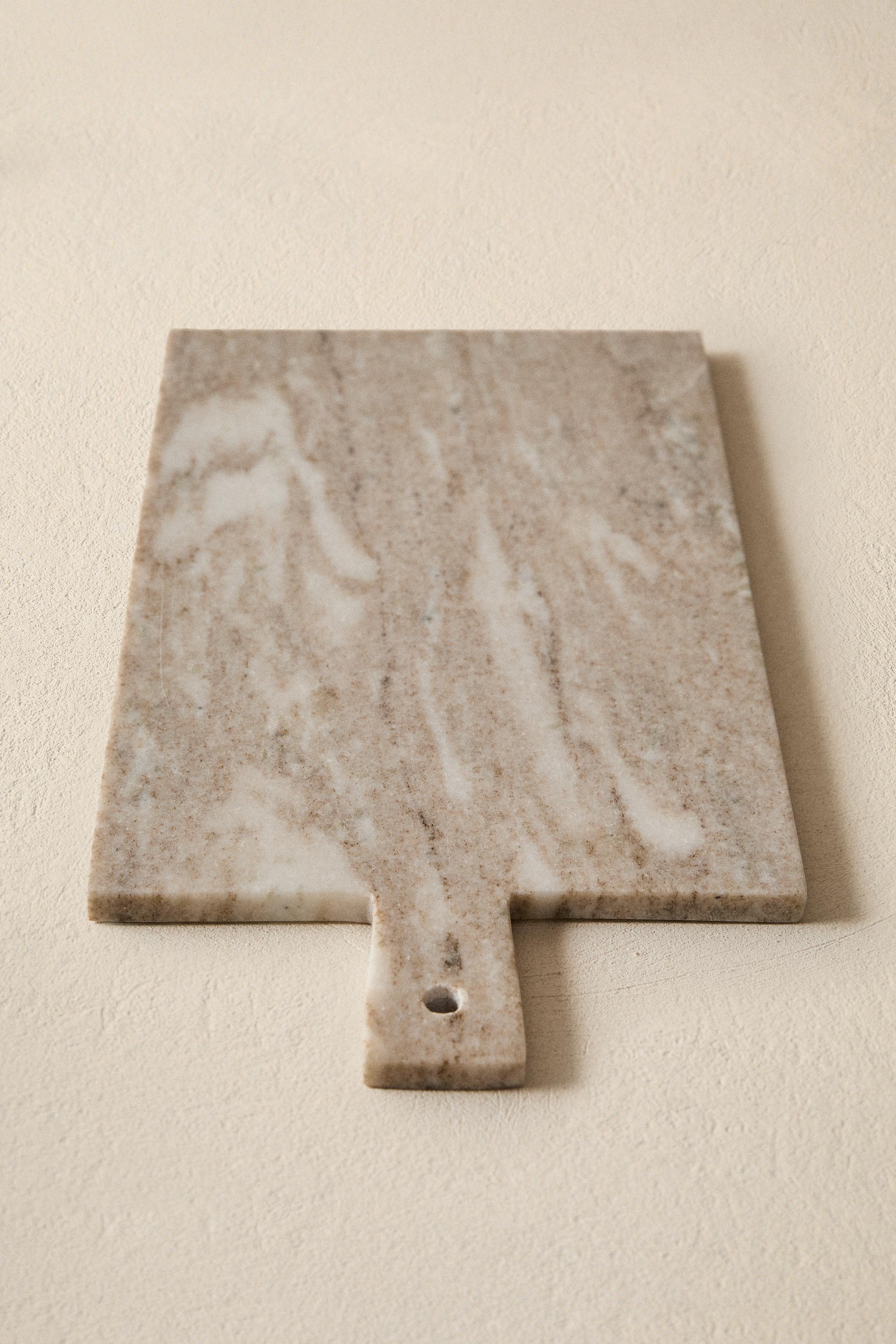 MARBLE CUTTING BOARD WITH HANDLE
